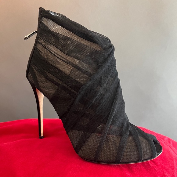 ⭐️🎉HOST PICK 🎉⭐️ Dolce & Gabbana Sheer Net Shoe - Picture 10 of 12